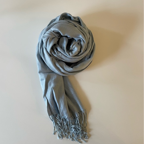Light Blue Pashmina Scarf. Made in India. - Picture 6 of 10
